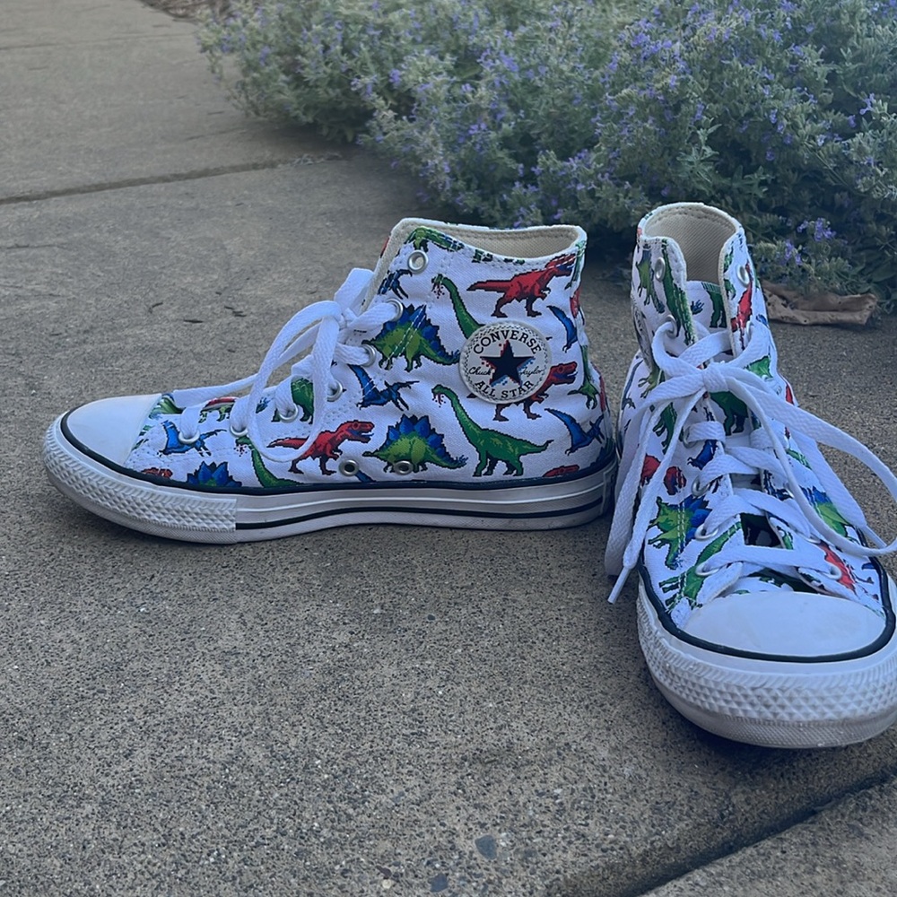 Converse Multi- Colored Dinosaur Print- Size 7 W - image 6